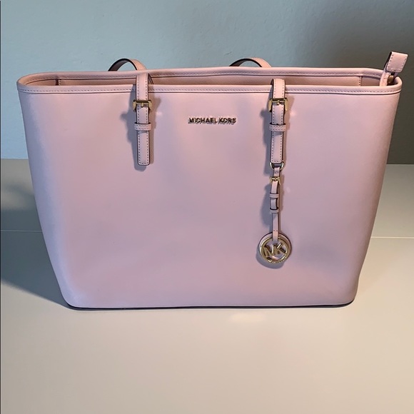 Michael Kors Handbags - Michael Kors Tote. Blush.